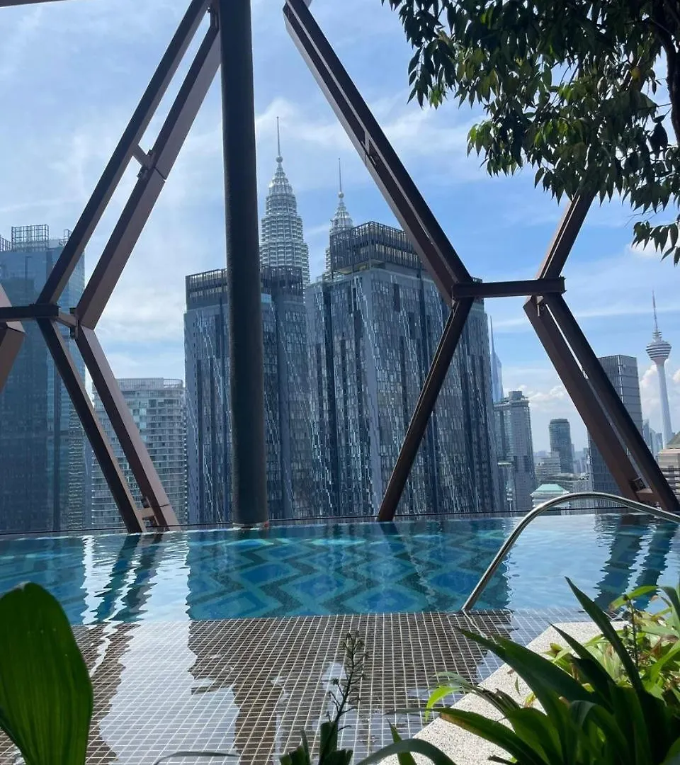 Scarletz Suites Klcc Deluxe Room Kuala Lumpur Malaysia
