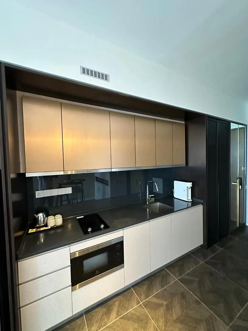 Scarletz Suites Klcc Deluxe Room Kuala Lumpur Malaysia