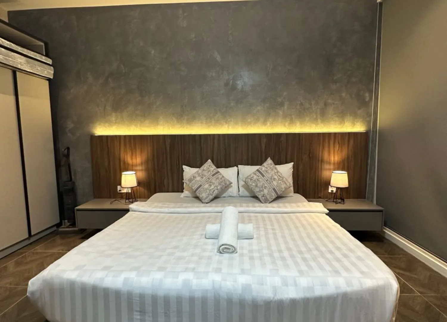 Scarletz Suites Klcc Deluxe Room Kuala Lumpur